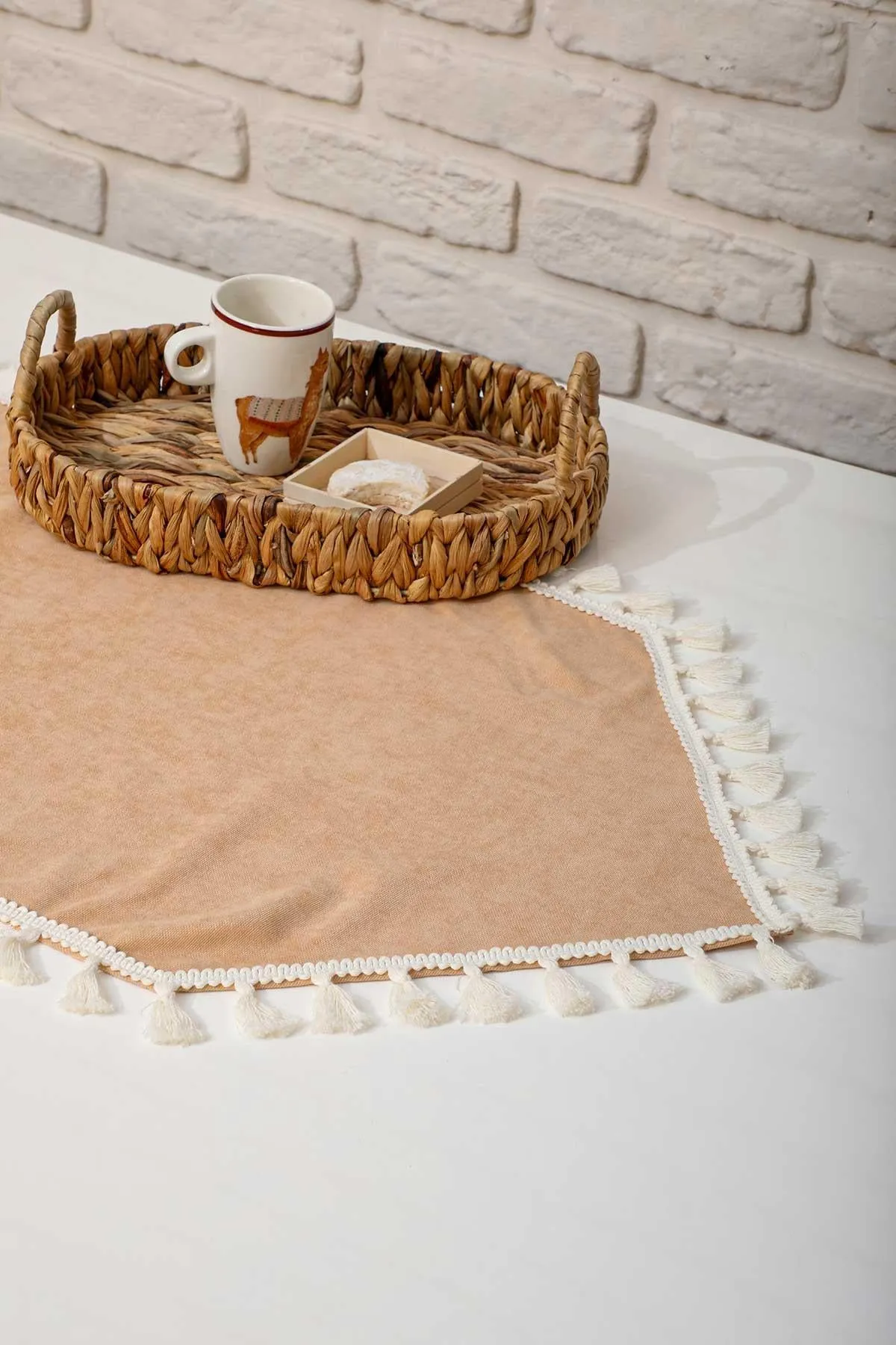 Knit Fabric Table Runner with Handmade Embroidery and Tassels Fringed Handicraft Table Cloth for Home Kitchen Decorations Wedding,,R-32O