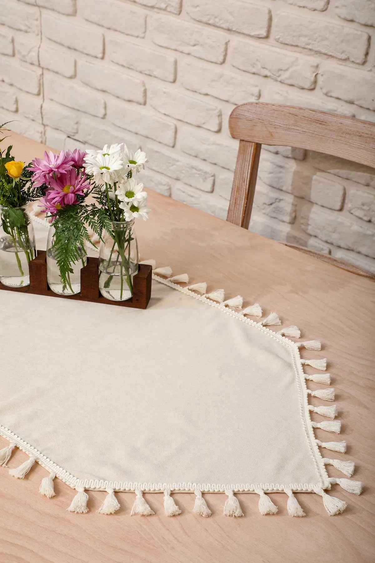 Knit Fabric Table Runner with Handmade Embroidery and Tassels Fringed Handicraft Table Cloth for Home Kitchen Decorations Wedding,,R-32O