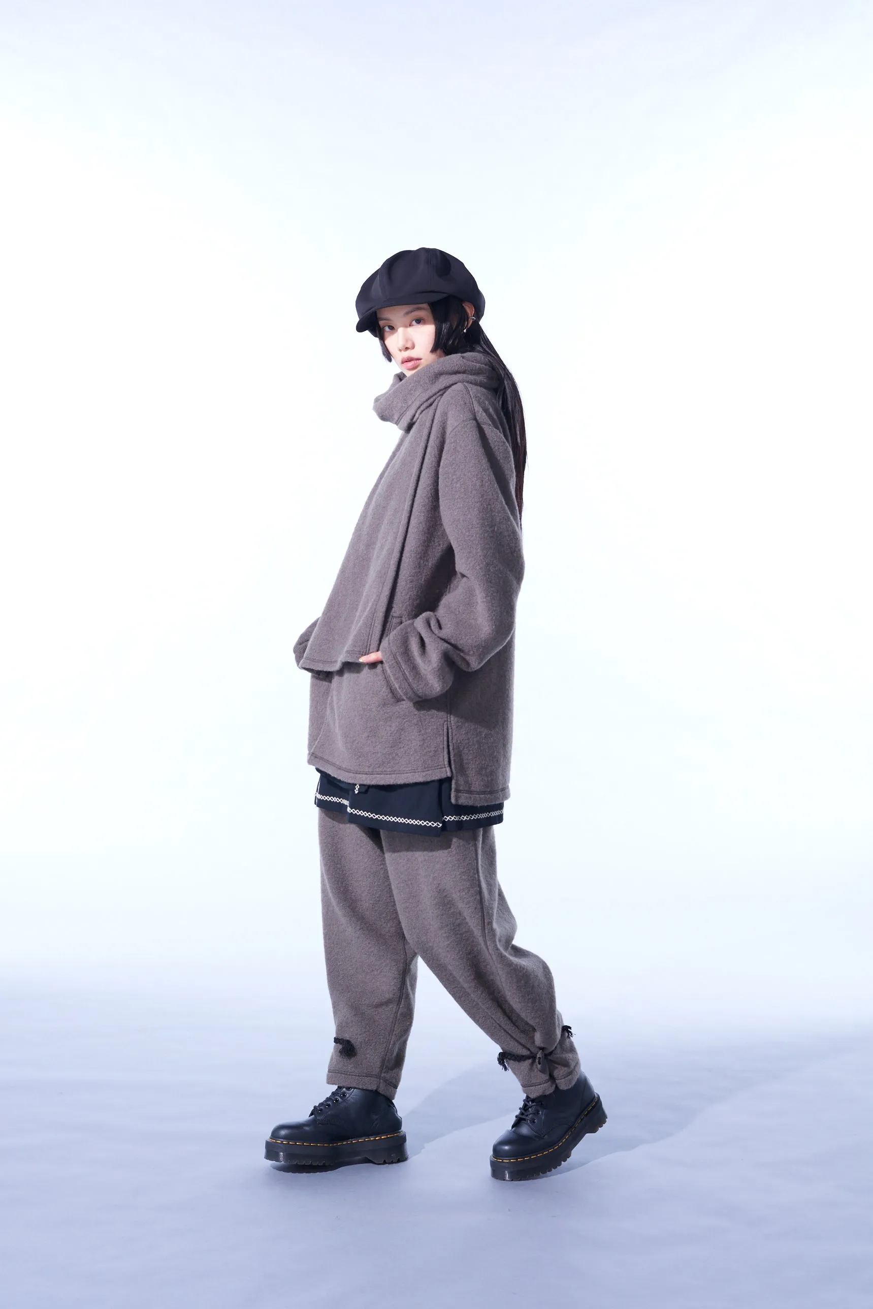 PE/W SLIVER JERSEY SARUEL PANTS WITH TOGGLE BUTTONS AT HEM